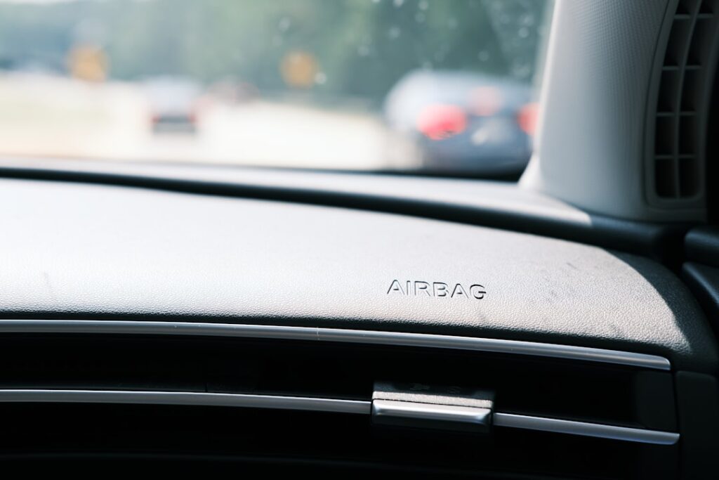 Um Close up Das Saidas De Ar Em Um Carro _QBHj8by84U